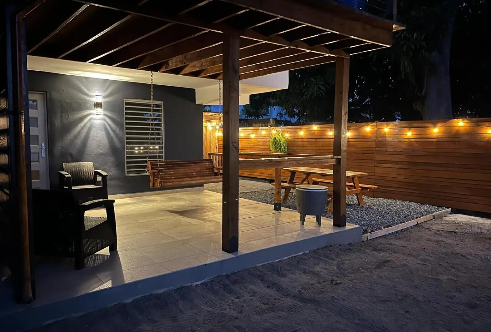 アパート Oceanfront Retreat W- Terrace, Direct Access To Beach & Bbq マヤグエス プエルトリコ