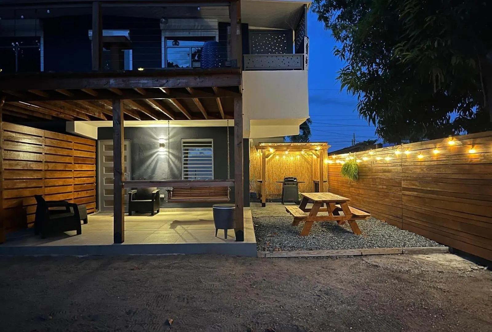 Oceanfront Retreat W- Terrace, Direct Access To Beach & Bbq マヤグエス